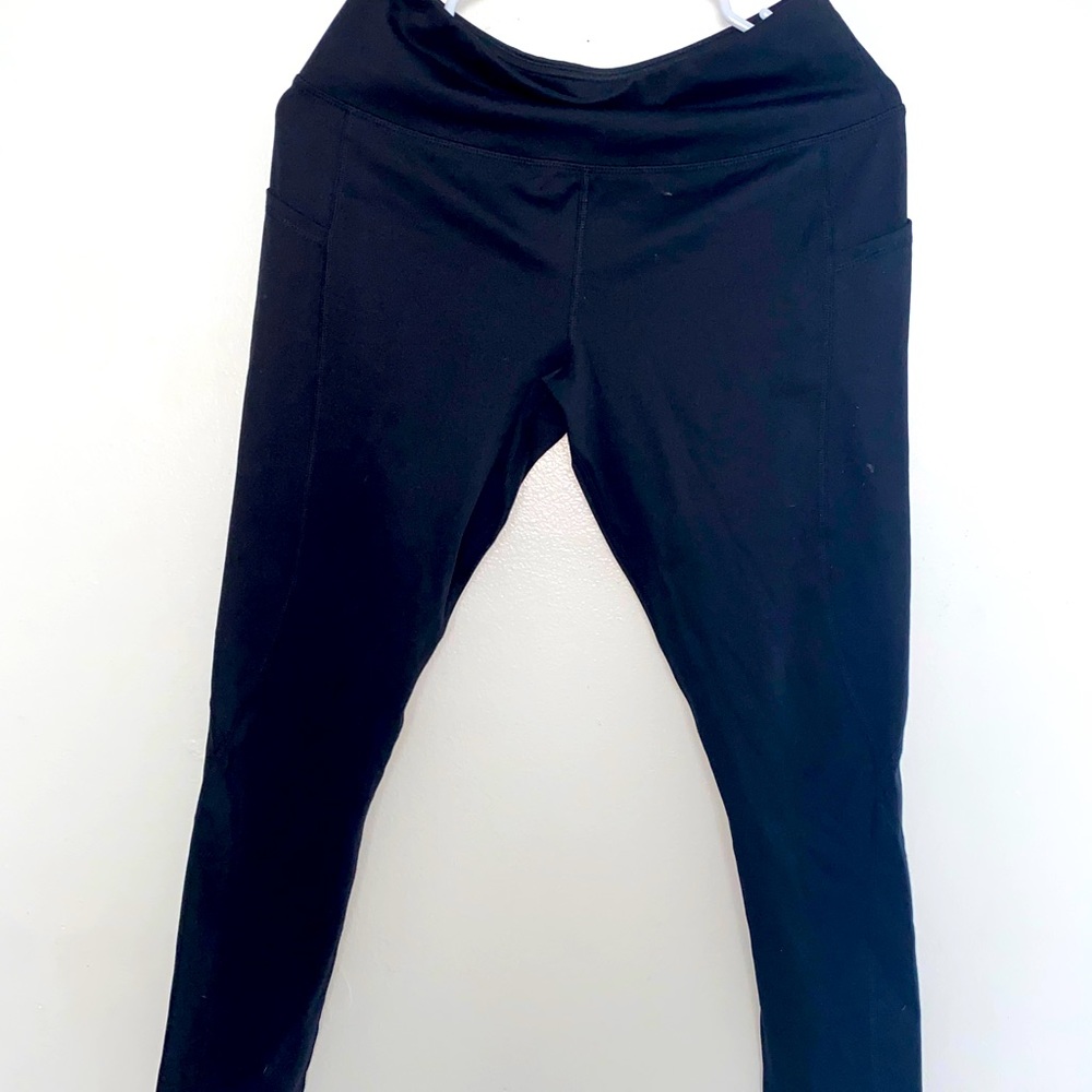 Medium black leggings